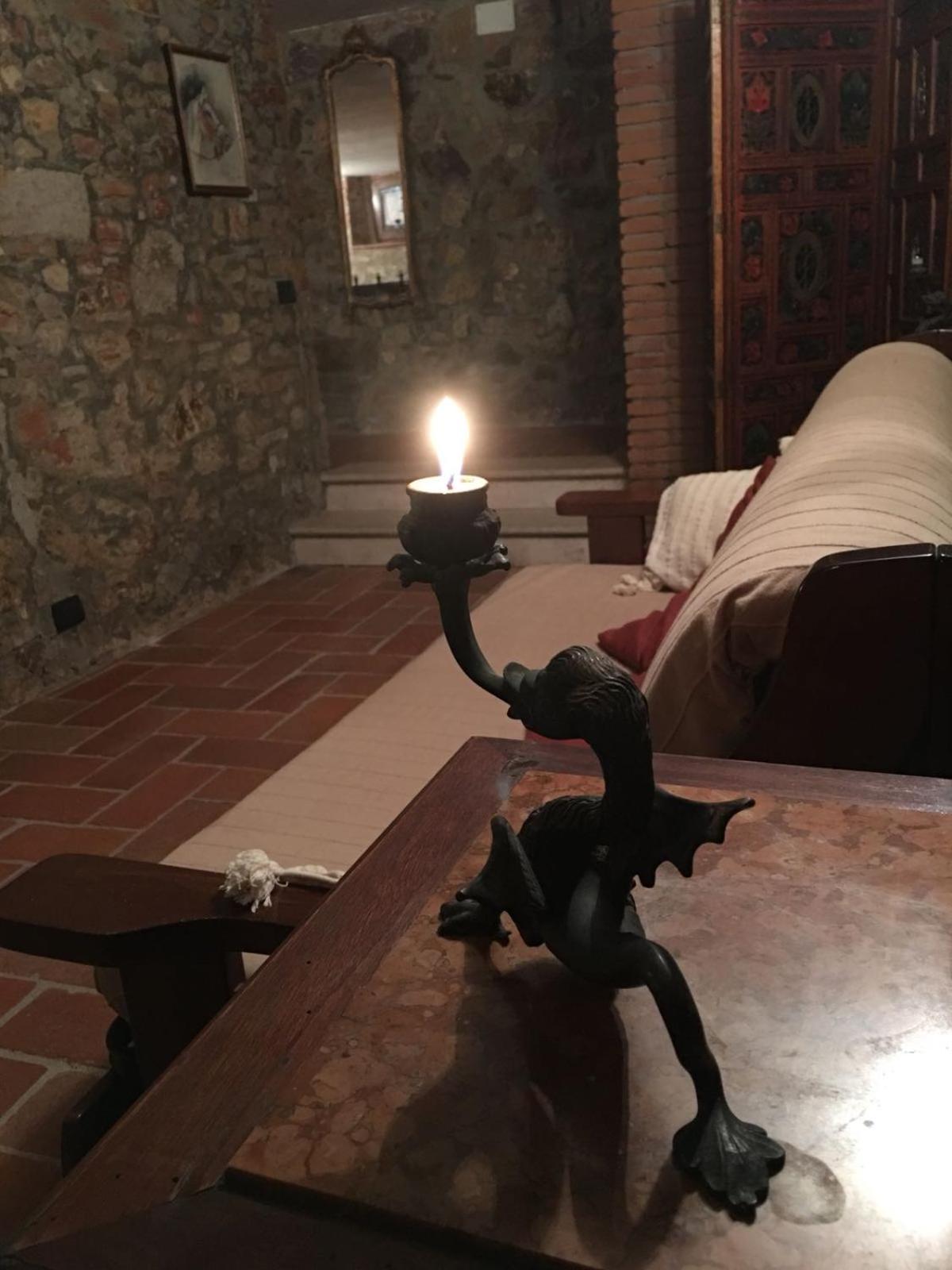 Апартаменты La Divina Dimora Il Castello Degli Spiriti Magni Montepescali Экстерьер фото